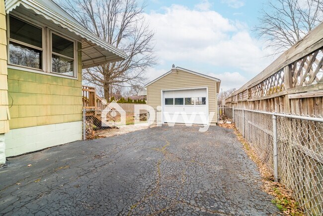 Photo - 2110 12th St SW, Akron, OH 44314