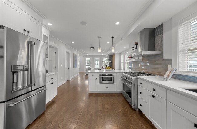 Photo - 72 Governor Winthrop Rd Unidad 2