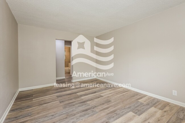 Photo - 536 E Ute St