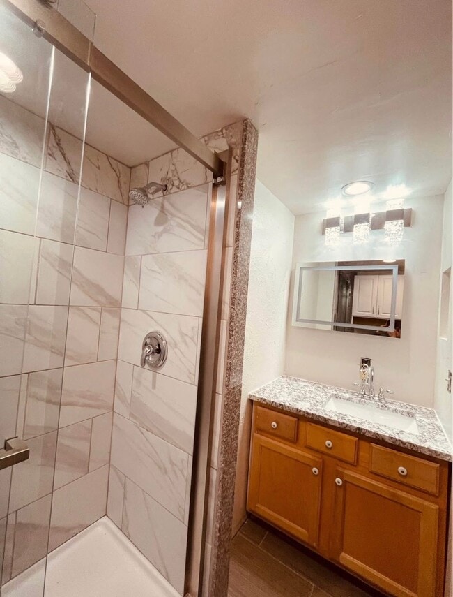 Photo - 844 S Roberta St Unit 4