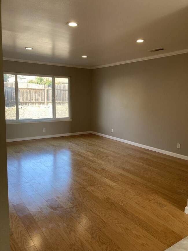 Photo - Nicely Updated Home in Sunny East Ventura!