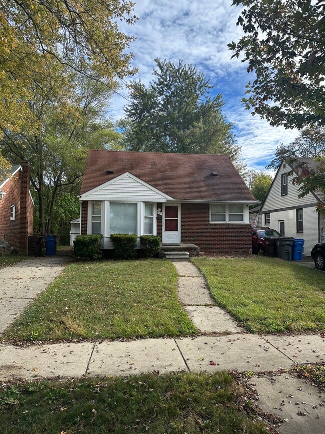 Building Photo - 915 Sunningdale Dr