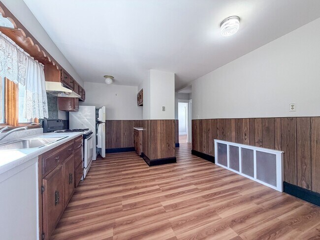 159 Forest St