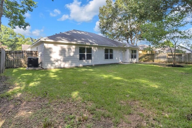 Building Photo - 16413 Danika Oak