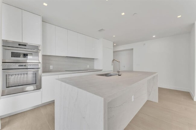 Photo - 700 NE 24th St Unit 1207