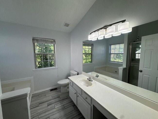 Photo - 1925 Heatherton Rd