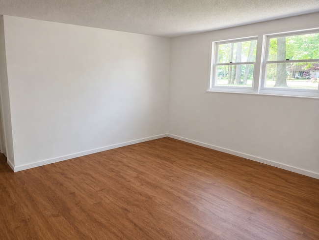 Building Photo - 166 Mercier Dr Unit 2
