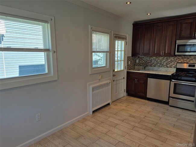 Photo - 136-11-136244 244th St