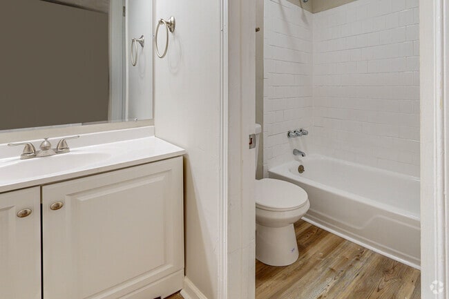 1BR - 1BA, 720SF