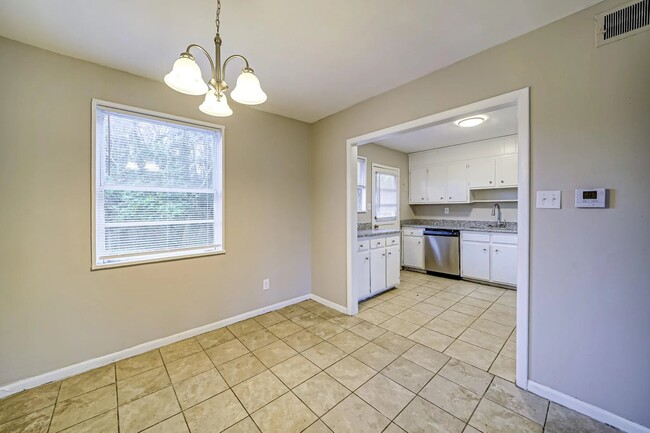 Photo - 693 Aldrich St NE