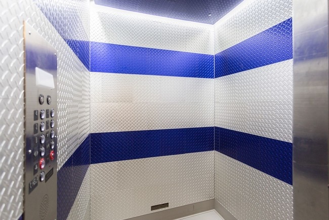 Elevador - Kenmore Place - 6119 N Kenmore Ave