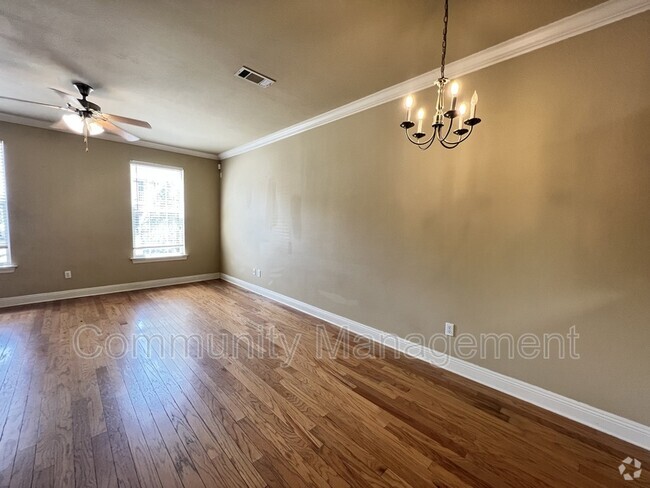 Building Photo - 2104 Mount Hope Alley Rental