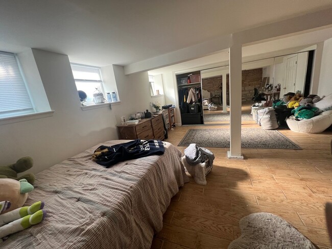 Photo - Must See Duplex in Lakeview!