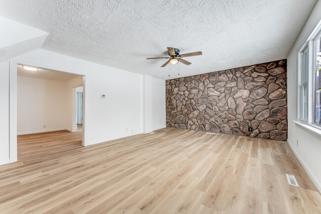 Photo - 2112 Gould Ave