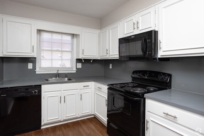 2BR, 1BA - 1,200SF - Kitchen