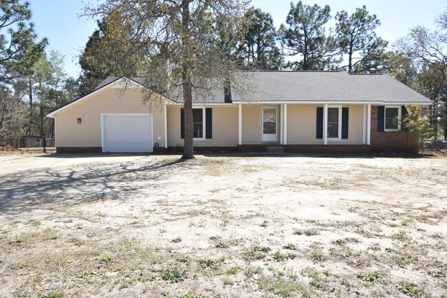 Building Photo - 3 Bedroom and 2 Bath Home (No Pets)