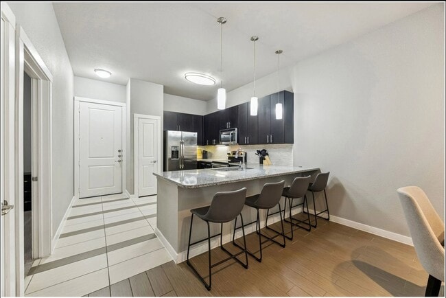 1855 Payne St Unit 320