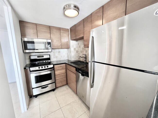 Photo - 2016 Main St Unit 1608