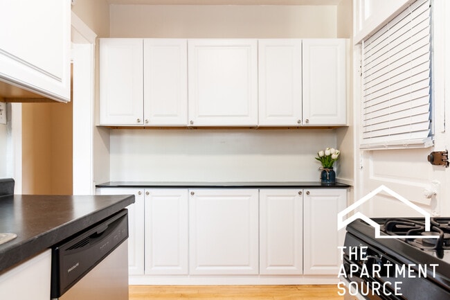 Photo - 4218 N Clark St Unit 1