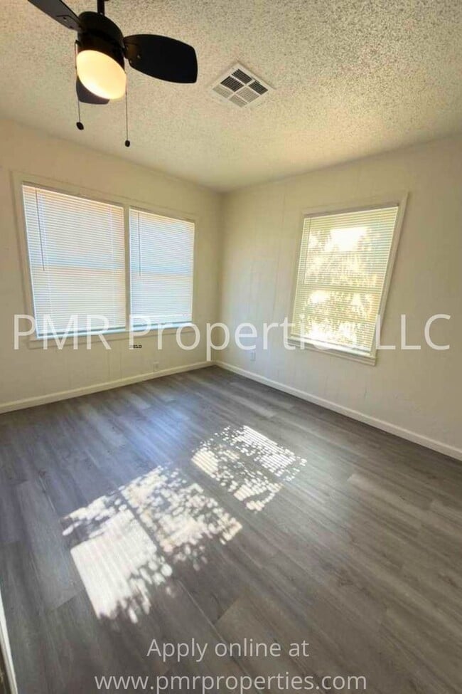 Photo - 2 Bedroom/ 1 Bathroom House
