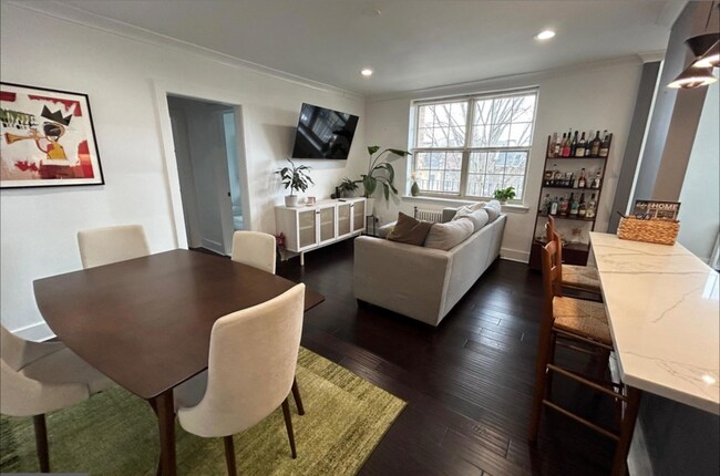 Photo - 939 Longfellow St NW