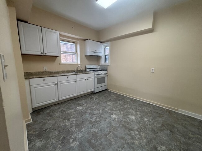 Photo - 380 East Ave Unidad 380-1