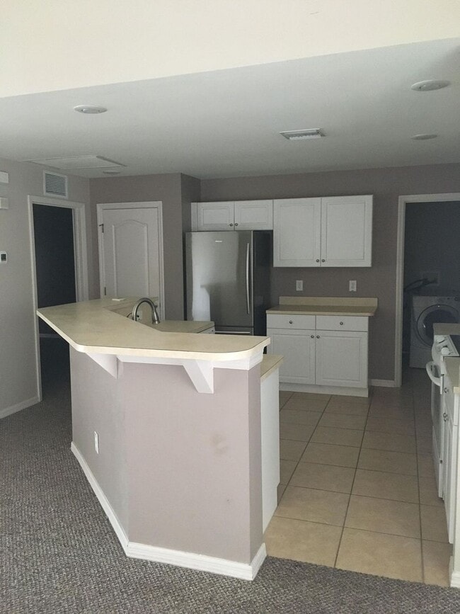 Building Photo - FIRST MONTHS RENT FREE -Single Family home in NE Cape Coral