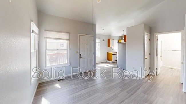 Photo - 6945 Yellowpine Dr