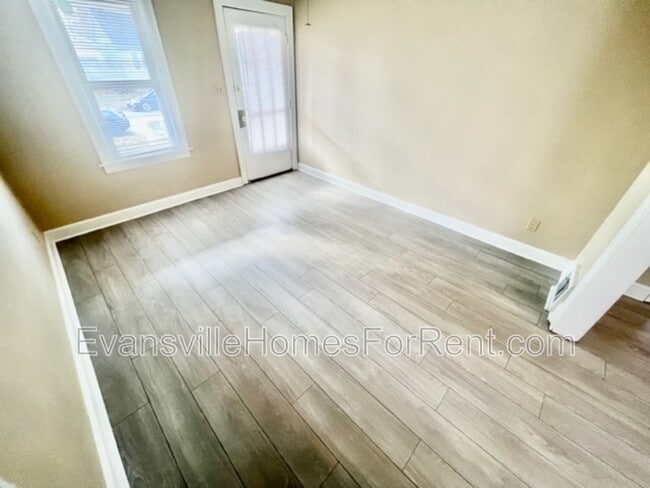 Photo - 1622 E Indiana St