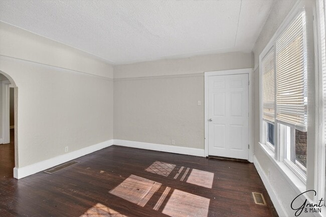 Photo - 17195 Northlawn St Unidad 1 Lower - V 4/27/26 (T)