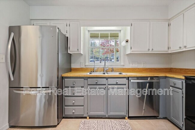 Photo - 126 Shady Spring Pl