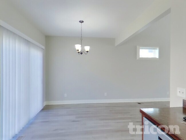 Photo - 839 S Westland Ave