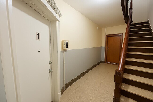 Photo - 95 W 17th St Unit 1