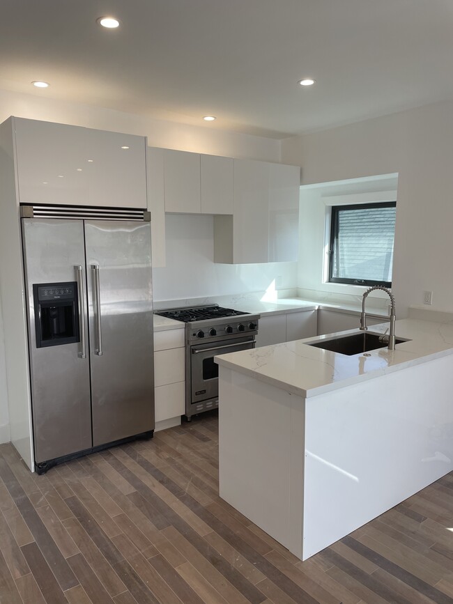 Photo - 1517 Broadway Apartments Unit 1517