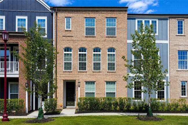 121 Main St