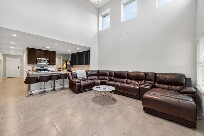 Photo - 8007 Carillon Way