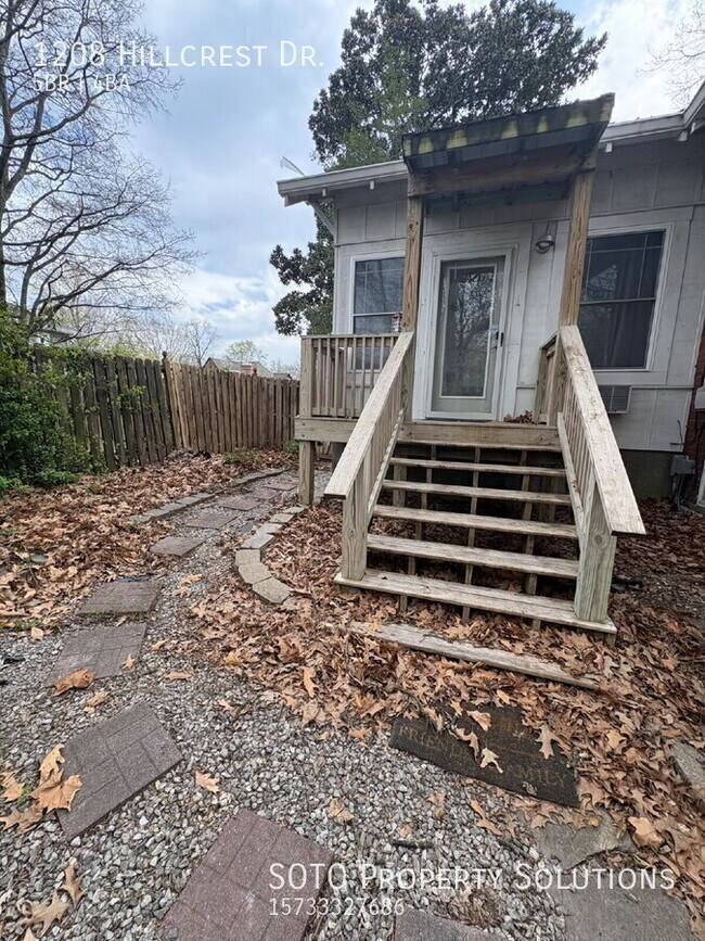 Photo - 1208 Hillcrest Dr