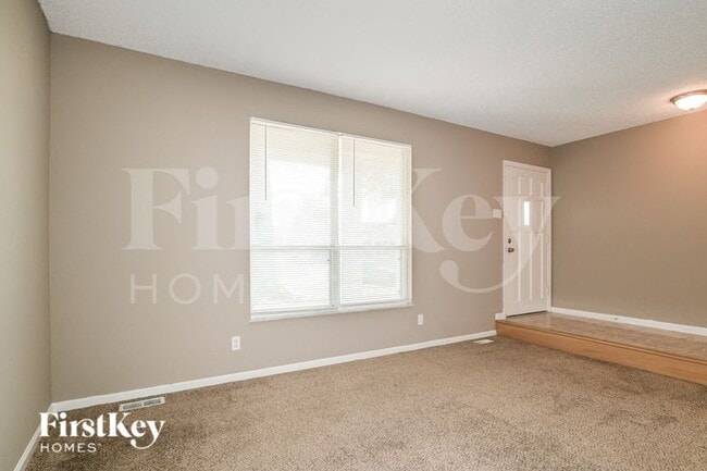 Photo - 125 Lake Point Dr