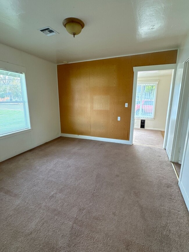 Photo - 225 SE 6th St