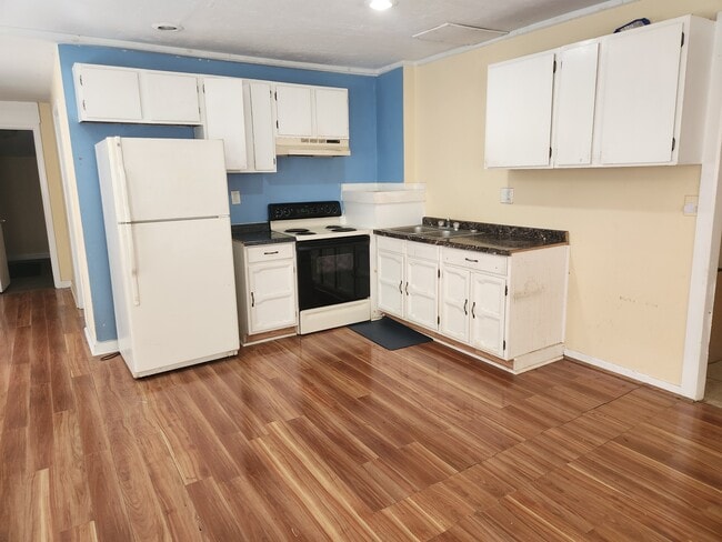Photo - 233.5 Porter Ave Unit 1