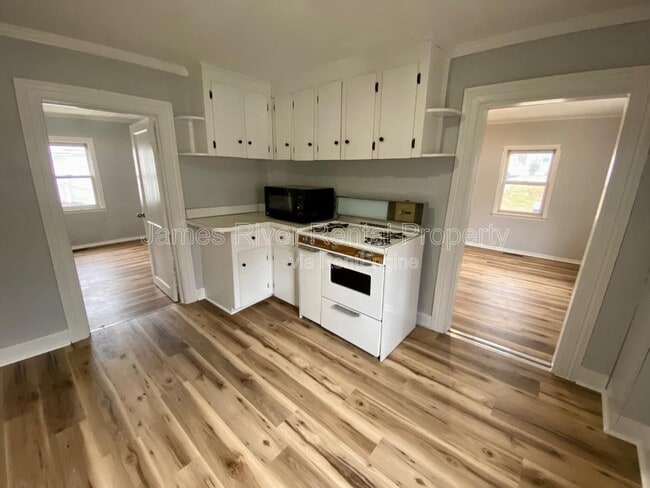 Photo - 1805 Ridge Ave