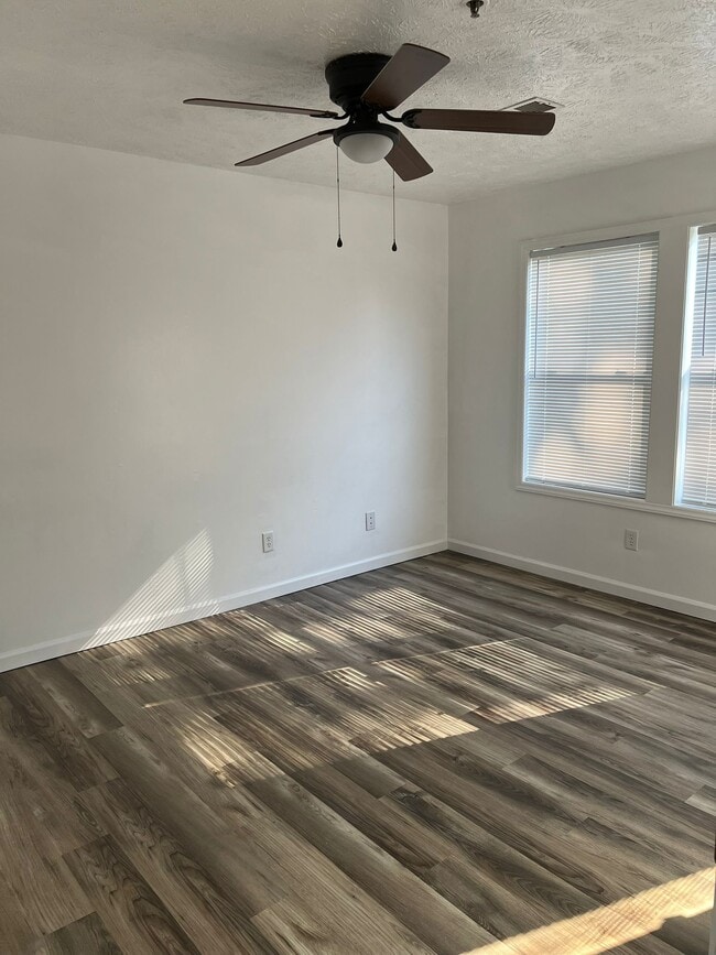 Building Photo - 6724 Willowbrook Dr
