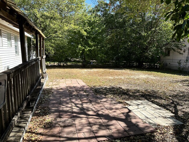 Photo - 3211 Poplar St