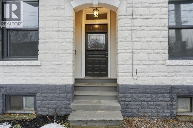 Photo - 70 Robert St