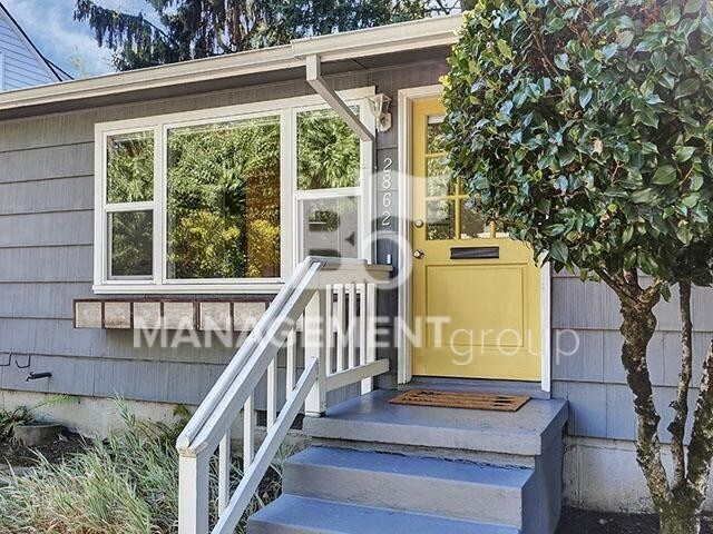 Photo - NW Portland Alphabet District. Light & Bri...