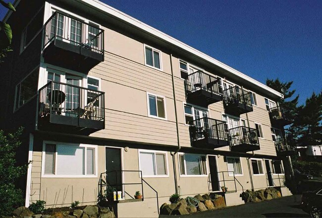 Photo - 2349 W Newton St