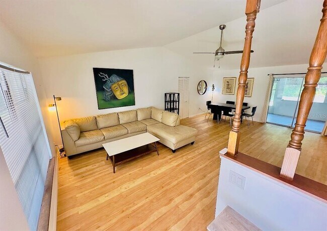 104 Hartwood St