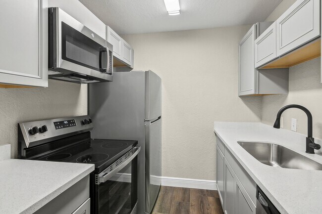 Photo - Dowlen Green Apartments