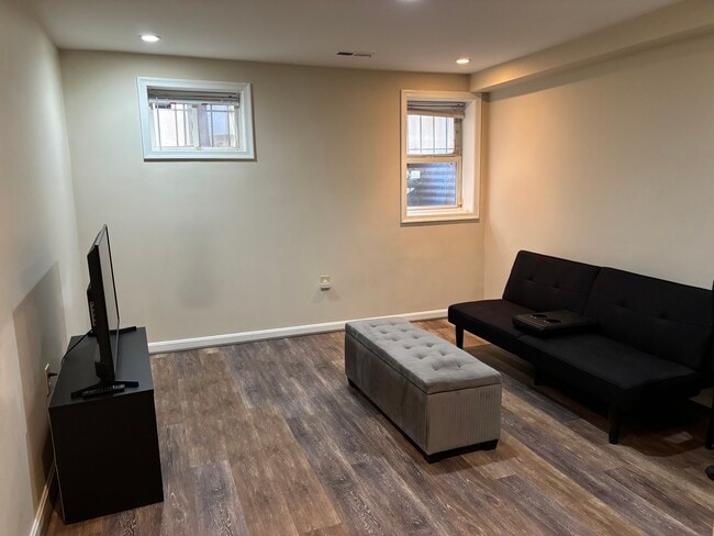 Photo - 1421 Columbia Rd NW Unidad Columbia Heights Condo