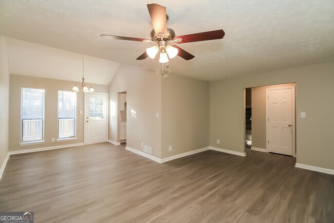 Photo - 2875 Kathryn Cir SW